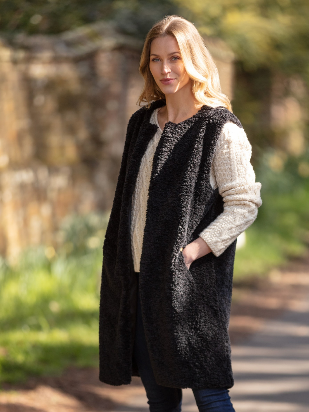 Ladies black faux fur top gilet