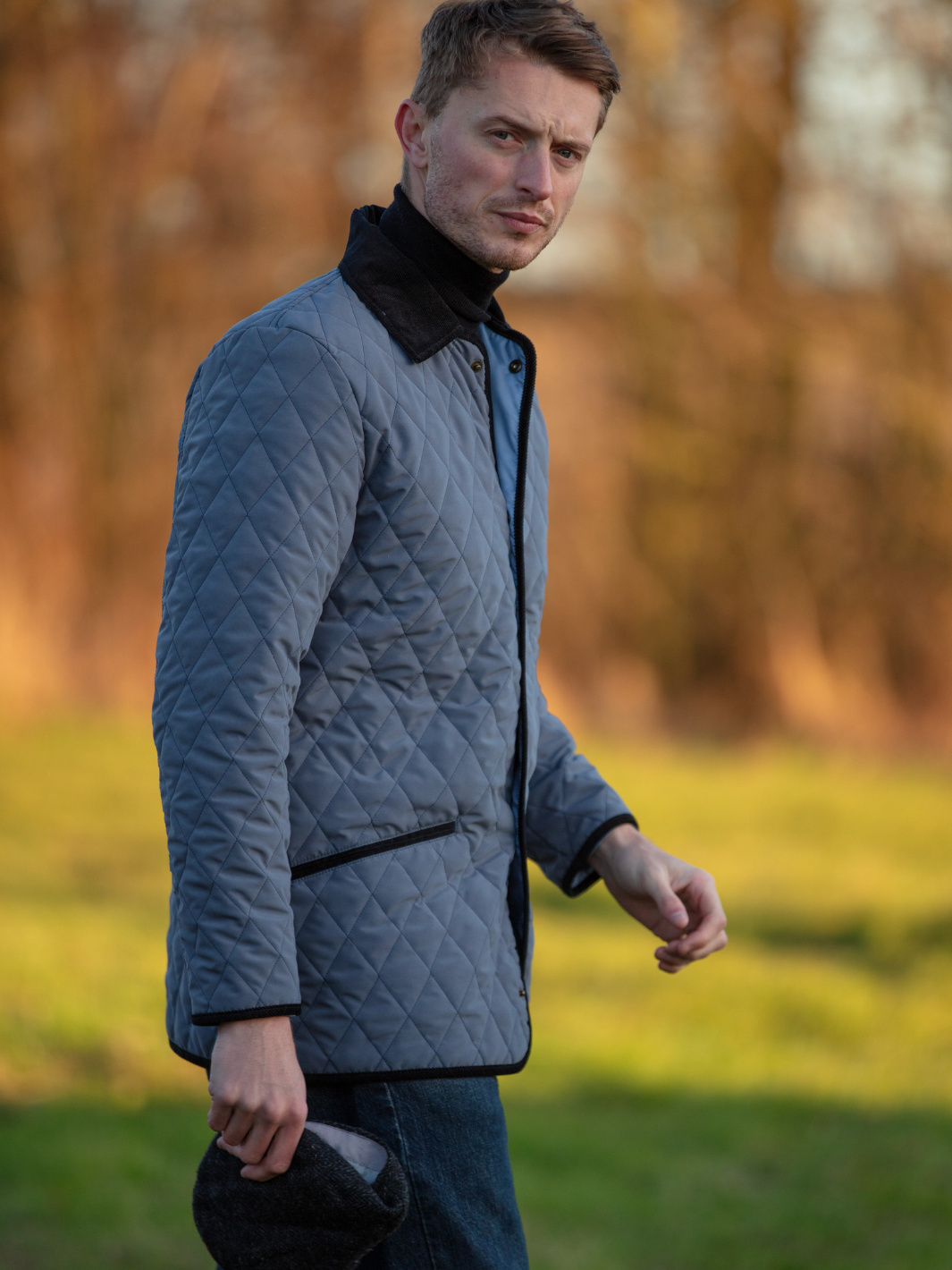 Unisex Lightweight Grey Quilted Jacket with Navy Corduroy Collar and Sky-Blue Lining – Country Style Outerwear for Men and Women