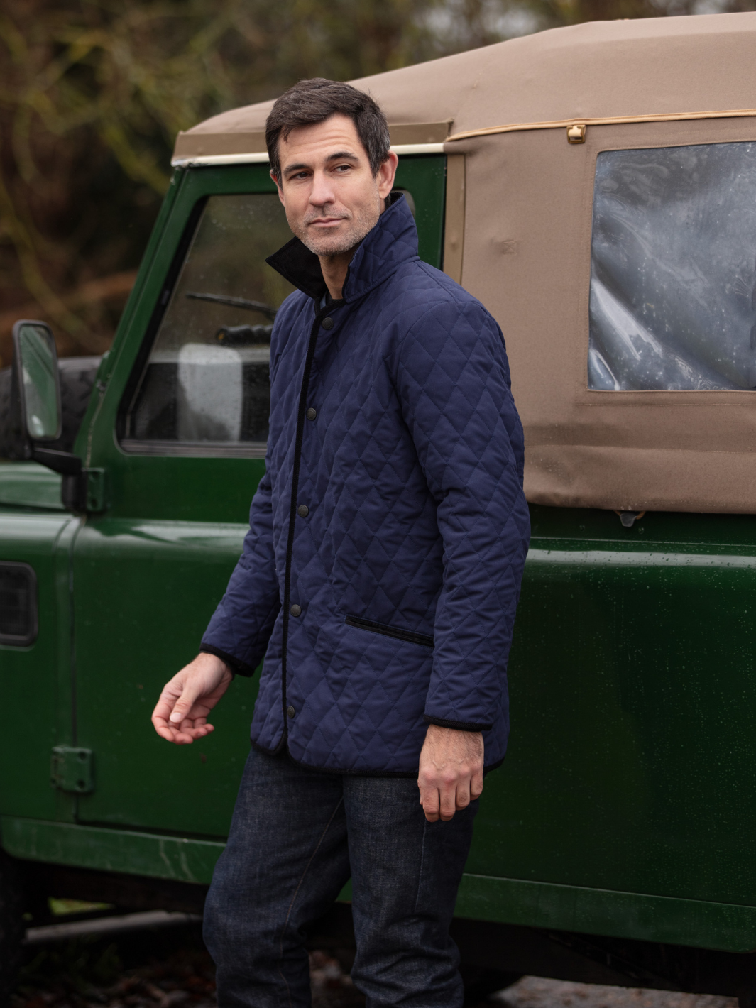Unisex Lightweight Navy Quilted Jacket with Dark Corduroy Collar and Sky-Blue Satin Lining – Classic Country Style for Men and Women