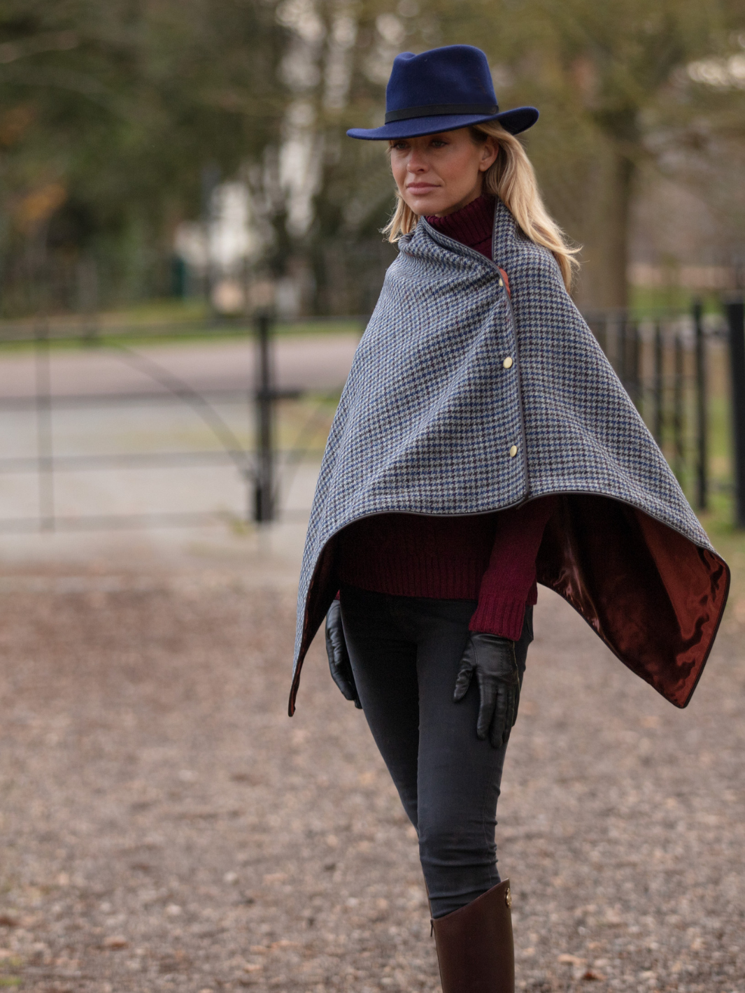 Made in England Tweed Shawl in Lightweight Navy and Grey Houndstooth Wool with Rich Rust Satin Lining – Finished with Dark Brown Leather-Look Binding and Gold John Partridge Stud Fastenings – Timeless British Wrap for Women