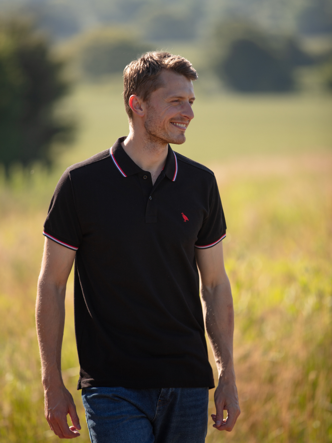 Men's Tipped Cotton Piqué Polo Shirt, crafted from 100% cotton with a textured piqué weave for comfort and breathability. A timeless and versatile piece for any casual wardrobe.