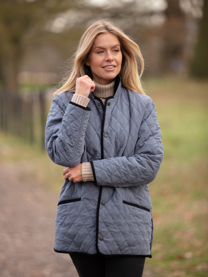 Unisex_Lightweight_Grey_Quilte