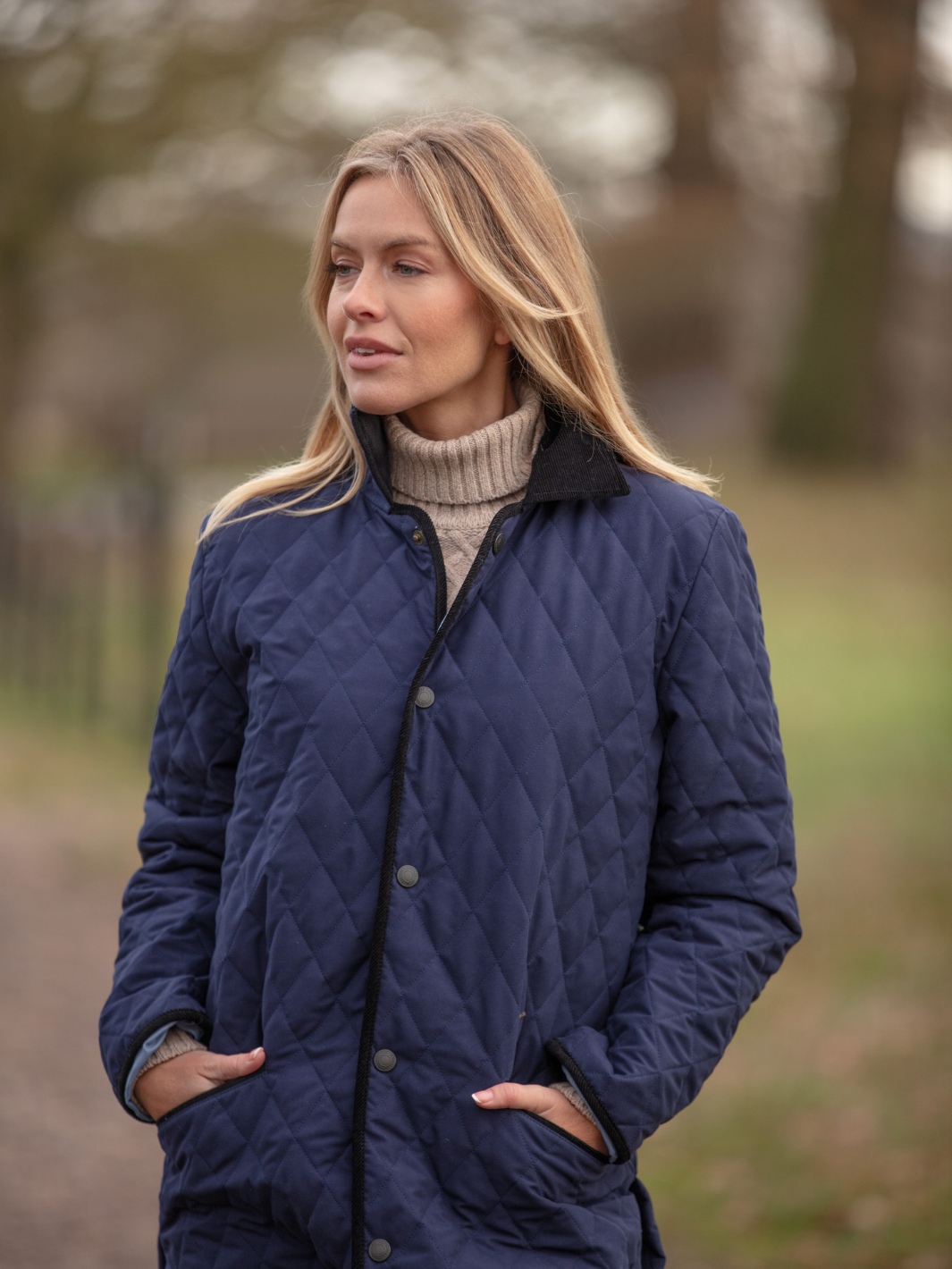 Unisex Lightweight Navy Quilted Jacket with Dark Corduroy Collar and Sky-Blue Satin Lining – Classic Country Style for Men and Women