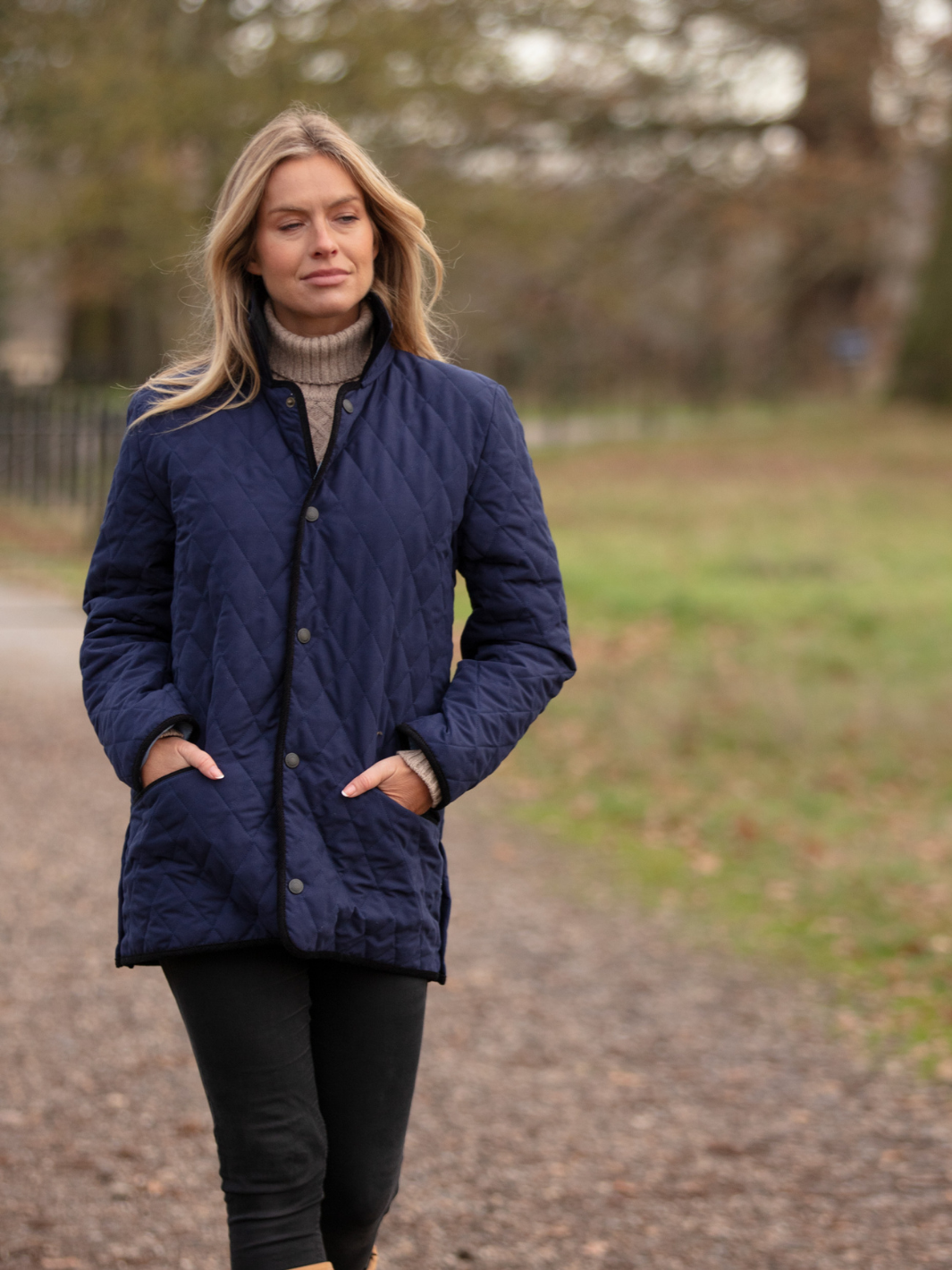 Unisex Lightweight Navy Quilted Jacket with Dark Corduroy Collar and Sky-Blue Satin Lining – Classic Country Style for Men and Women